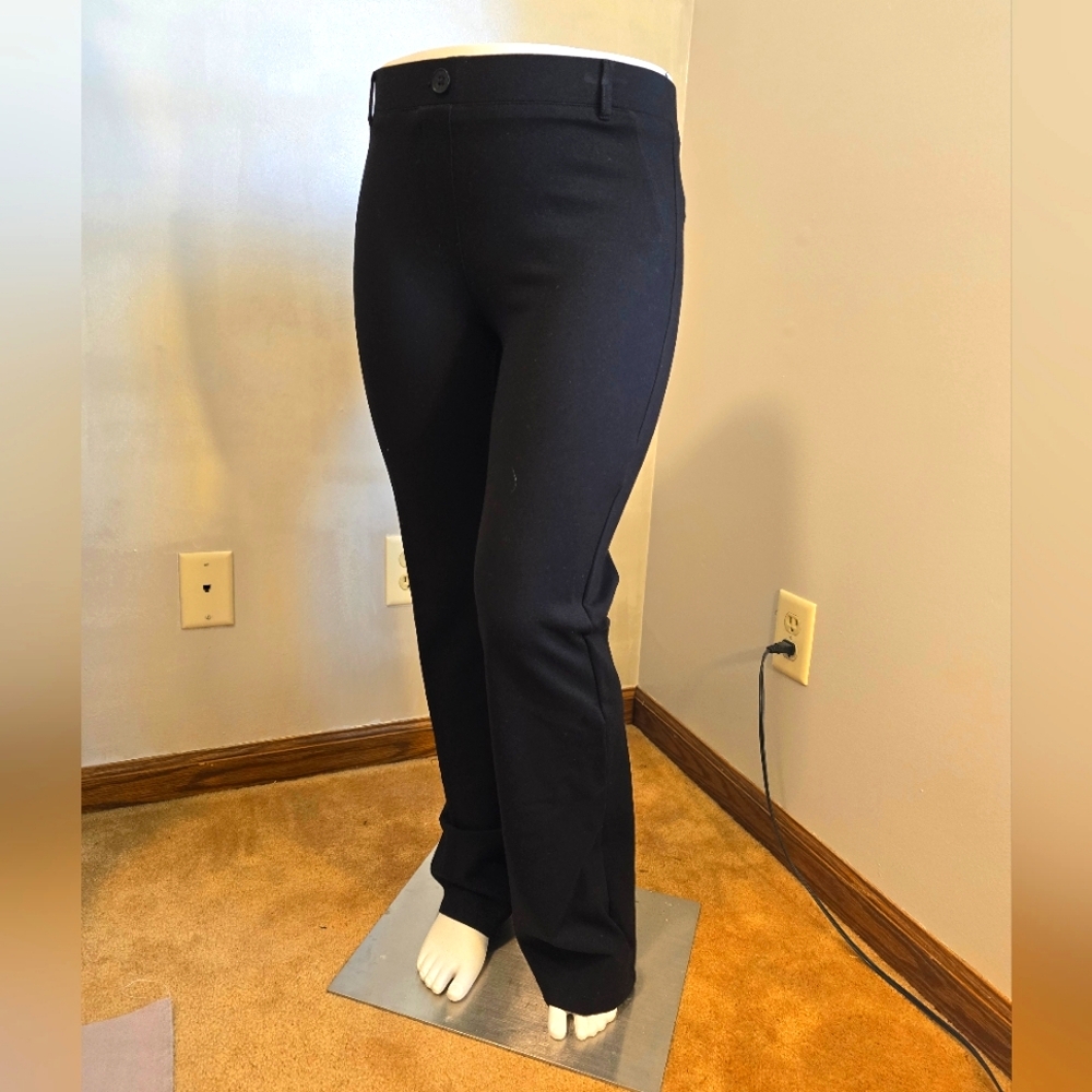Womans Stretchy Legging like pants Size L